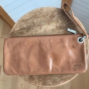 HOBO Bags - Hobo clutch wristlet in tan leather zip close NWOT HOBO Bags - Hobo clutch wristlet in tan leather zip close NWOT